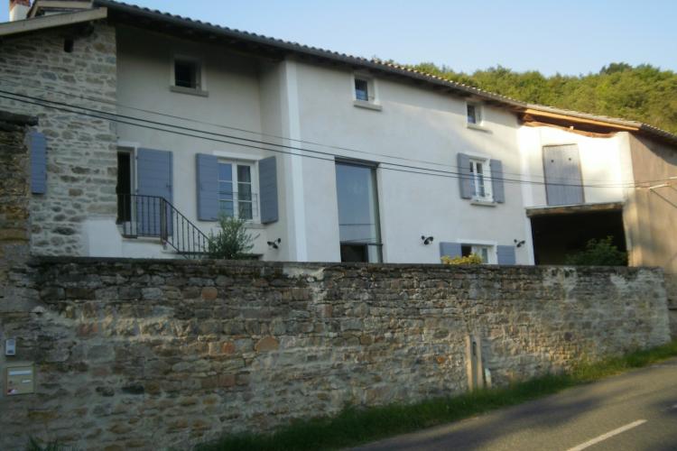Réaménagement et mise au norme complète d'une ancienne ferme dans le Rhone