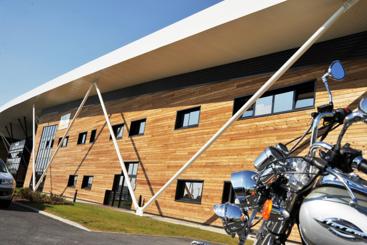 Usine de composants électroniques. Pithiviers. 8900 m2