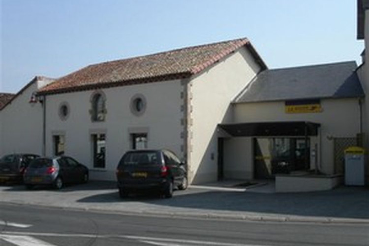 Réhabilitation d’un bâtiment existant et création d’une bibliothèque
