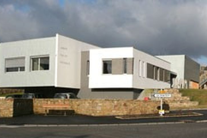 MAIRIE et MEDIATHEQUE - MENEAC (56)
