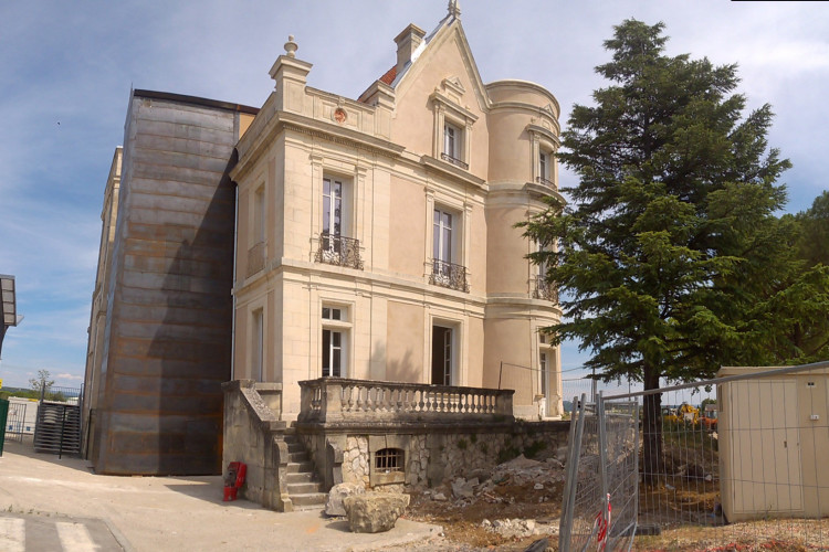 CREATION D'UN PÉPINIÈRE D’ENTREPRISE DANS LE CHÂTEAU DURBESSON à CARPENTRAS