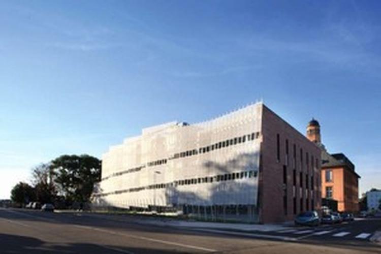 LABORATOIRE DE MICROBIOLOGIE AU CHU DE STRASBOURG (67)