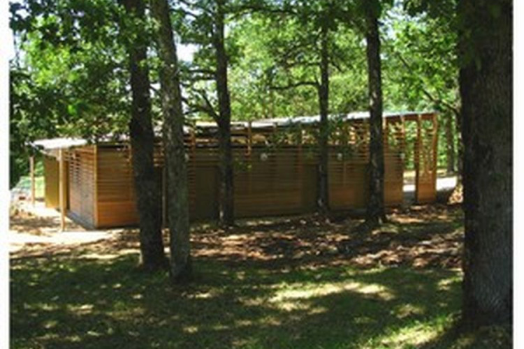 Réhabilitation d'un centre de loisirs à Combelongue