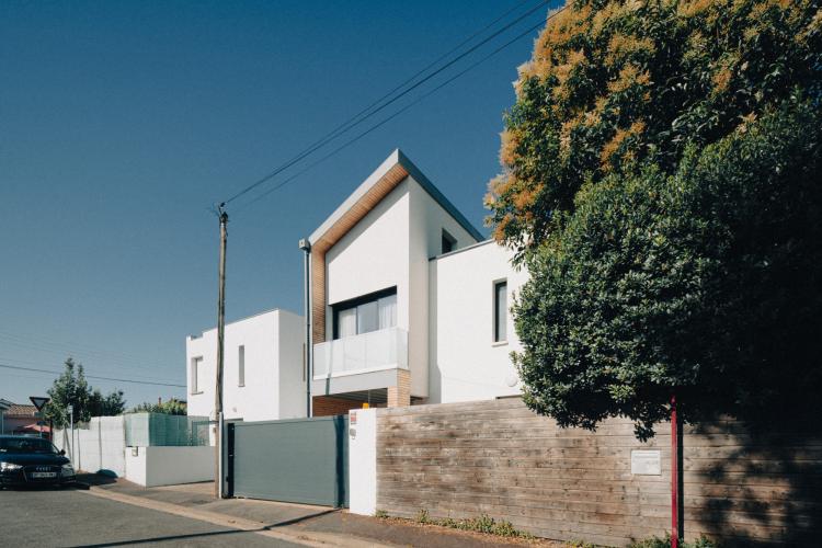 Surélévation Contemporaine Maison RC 33