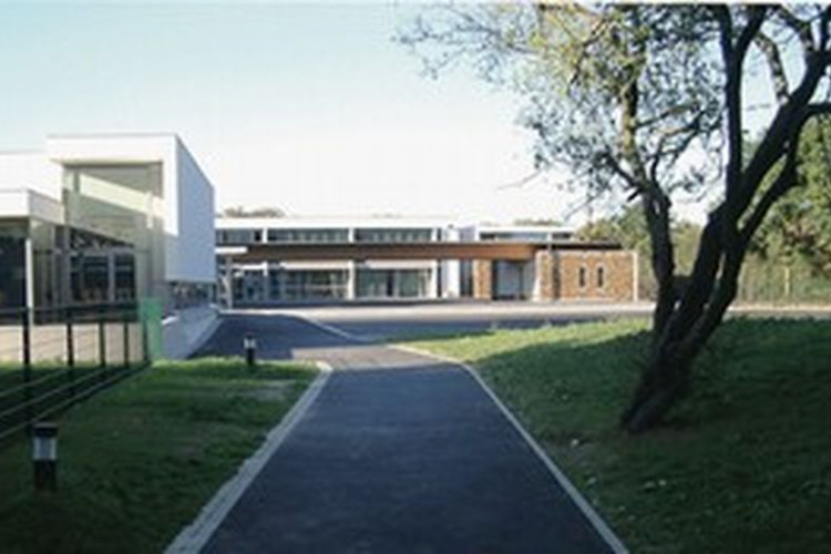 Collège Louis Armand à Savigny- Le- Temple