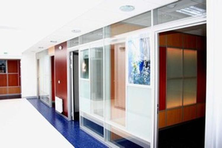 Restructuration et transformation d'un ancien scanner en bâtiment administratif