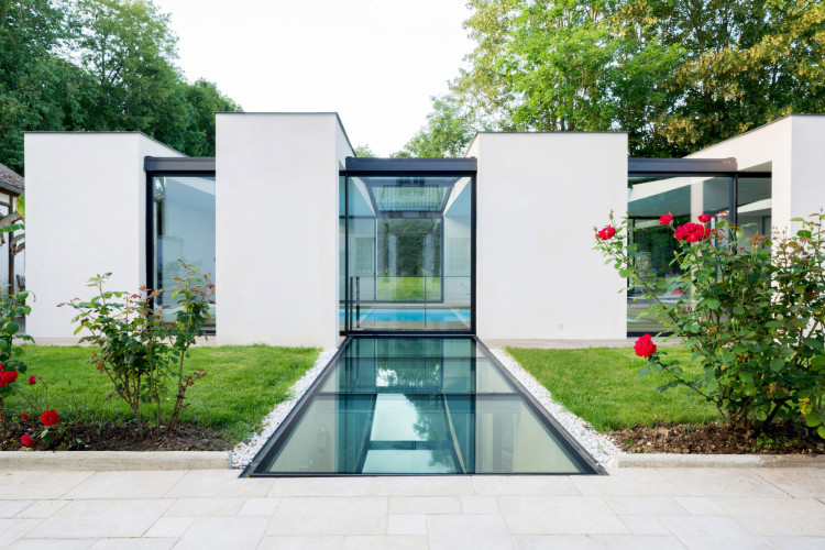 Piscine Couverte en Verre - LES PORTIQUES