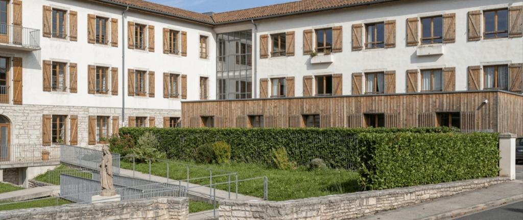 EHPAD d'Ercé : rénovation du bâti ancien et bardage bois