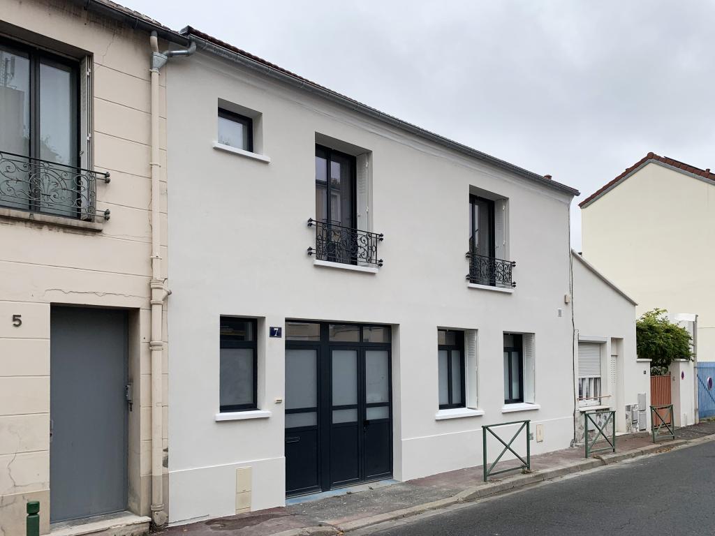 Vue depuis la rue avec ravalement de facade