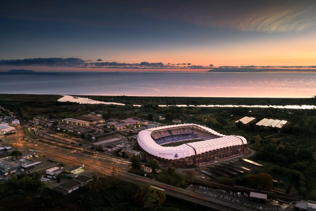 Stade Armand-Cesari au coucher du Soleil