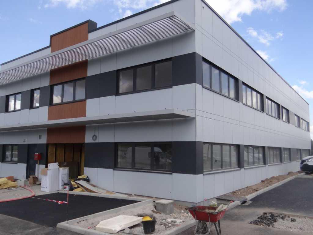 Immeuble des bureaux 1.359 m² à Boves , Siège Social ADAPEI 80