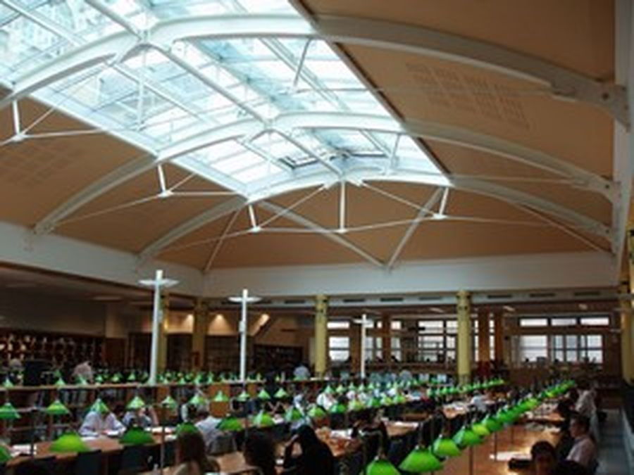 Salle de lecture de la bibliothèque CUJAS 75005 PARIS