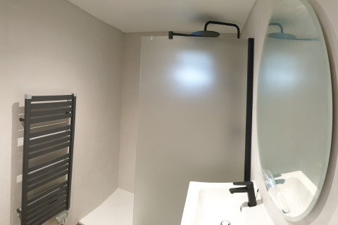 VUE DOUCHE SALLE DE BAINS PARENTALE