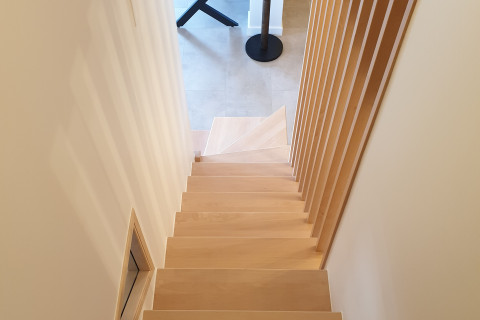 VUE DESCENTE ESCALIER MEZZANINE