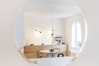 Le miroir comme écho formel et capteur de lumière