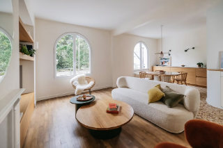 Un espace ouvert, rythmé par les courbes et la lumière