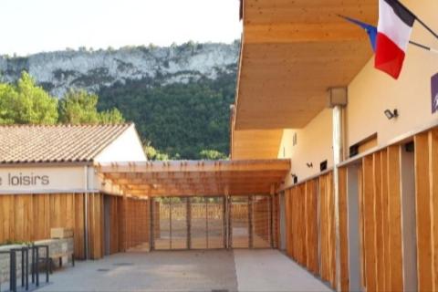 École Paul Bayrou, cour et centre de loisirs
