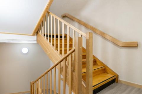 Résidence Courrier Sud, escalier bois biosourcé
