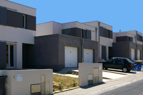 Vue d'ensemble des villas en bande