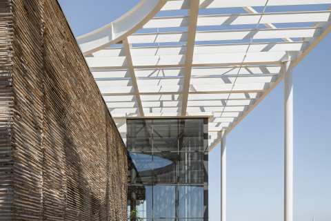 Usine Soprema Détail façade atrium ©Adrien Guitard