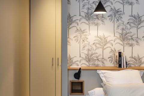 dressing derrière le lit