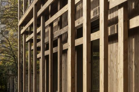 Facade on bois de"lincubateur"