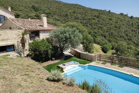 Paysage et piscine