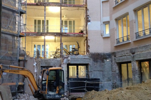 Restructuration d'un immeuble parisien à usage de bureaux rue de Calais