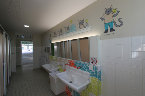 Rénovation des toilettes d'une école primaire publique