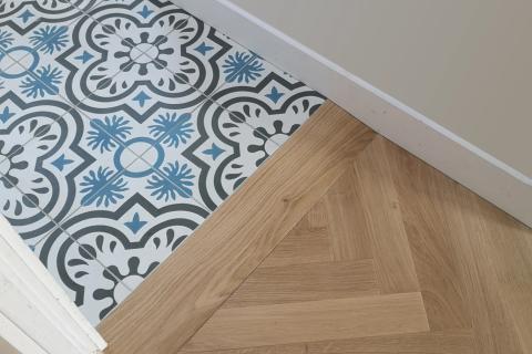 Détail des sols - parquet chevrons et carreaux ciments