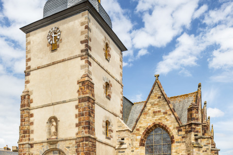 Tour du clocher et beffroi restauré 