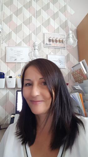Mme sandrine AURY