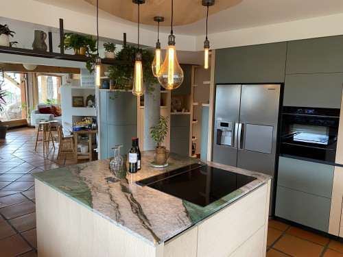 ilot cuisine et suspension luminaire