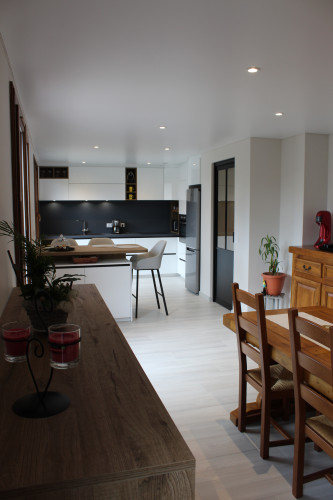vue salle a manger et cuisine