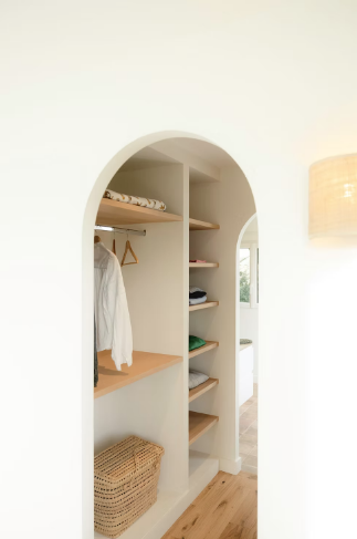 l’arche comme lien entre la chambre et la salle de bain