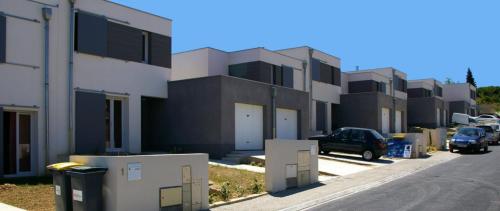 Vue d'ensemble des villas en bande