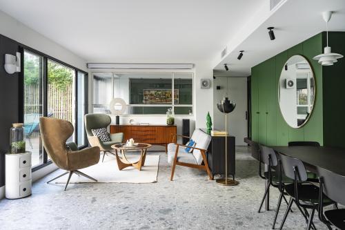 Séjour et coin salle à manger