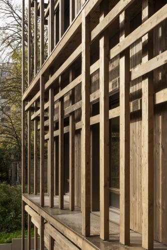 Facade on bois de"lincubateur"