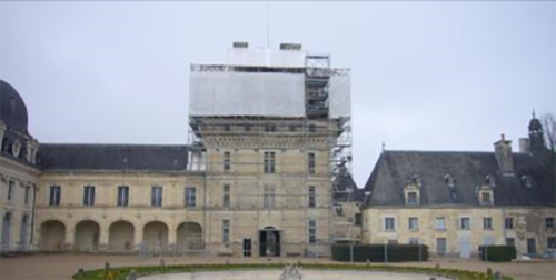 VALENCAY - Château - Restauration du donjon, de la façade occidentale et du mur de soutènement.