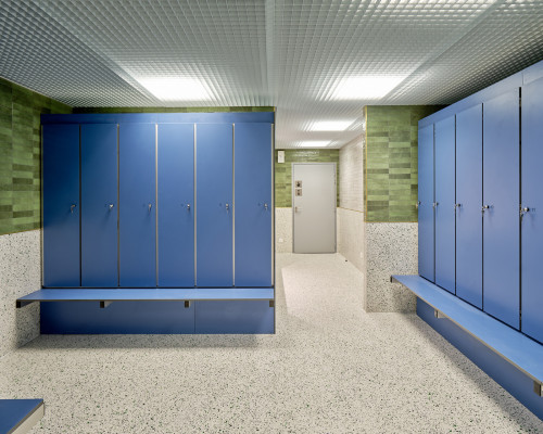 les vestiaires du club house
