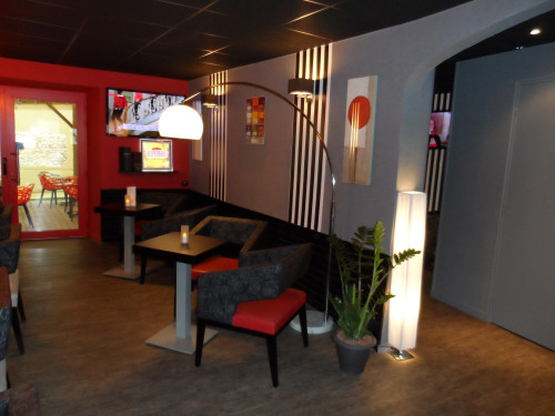 Rénovation et aménagement d'un bar en plein centre ville de Bressuire.