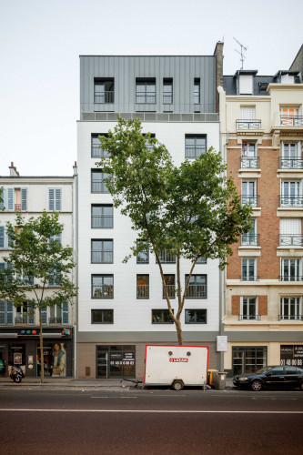 Une insertion du projet entre 2 immeubles anciens.